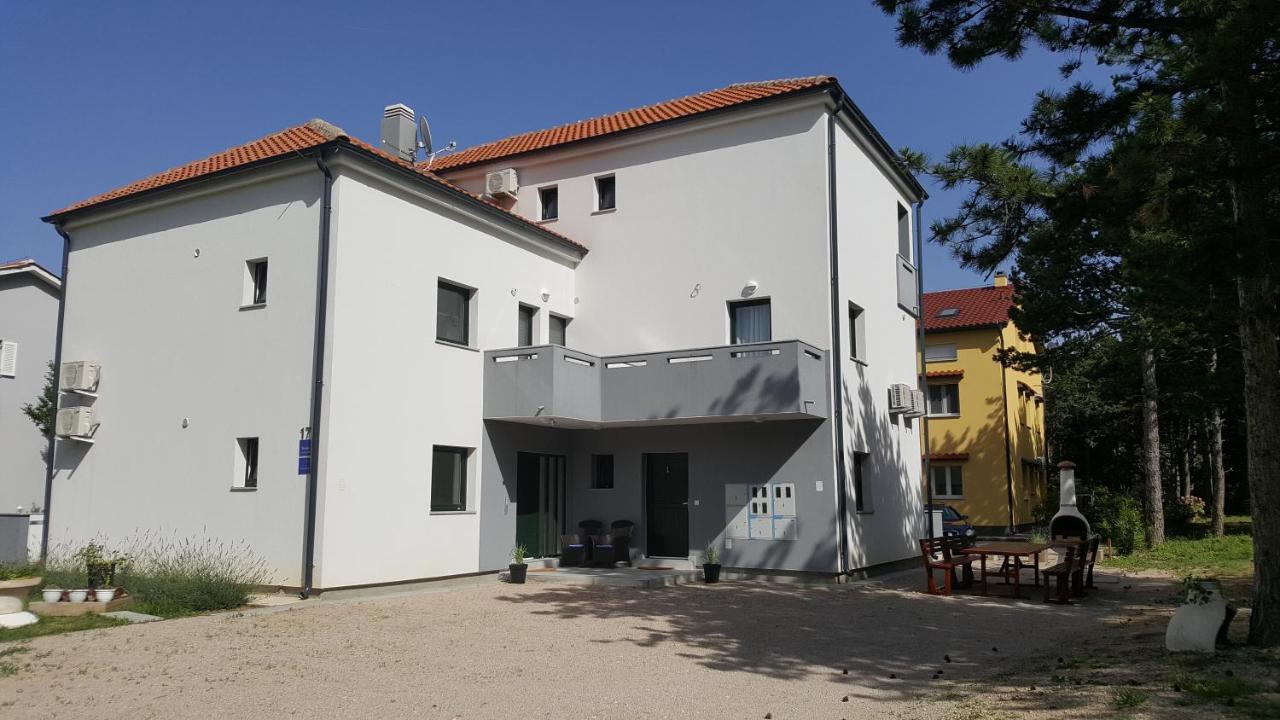 Apartments Artemis Baška Eksteriør bilde
