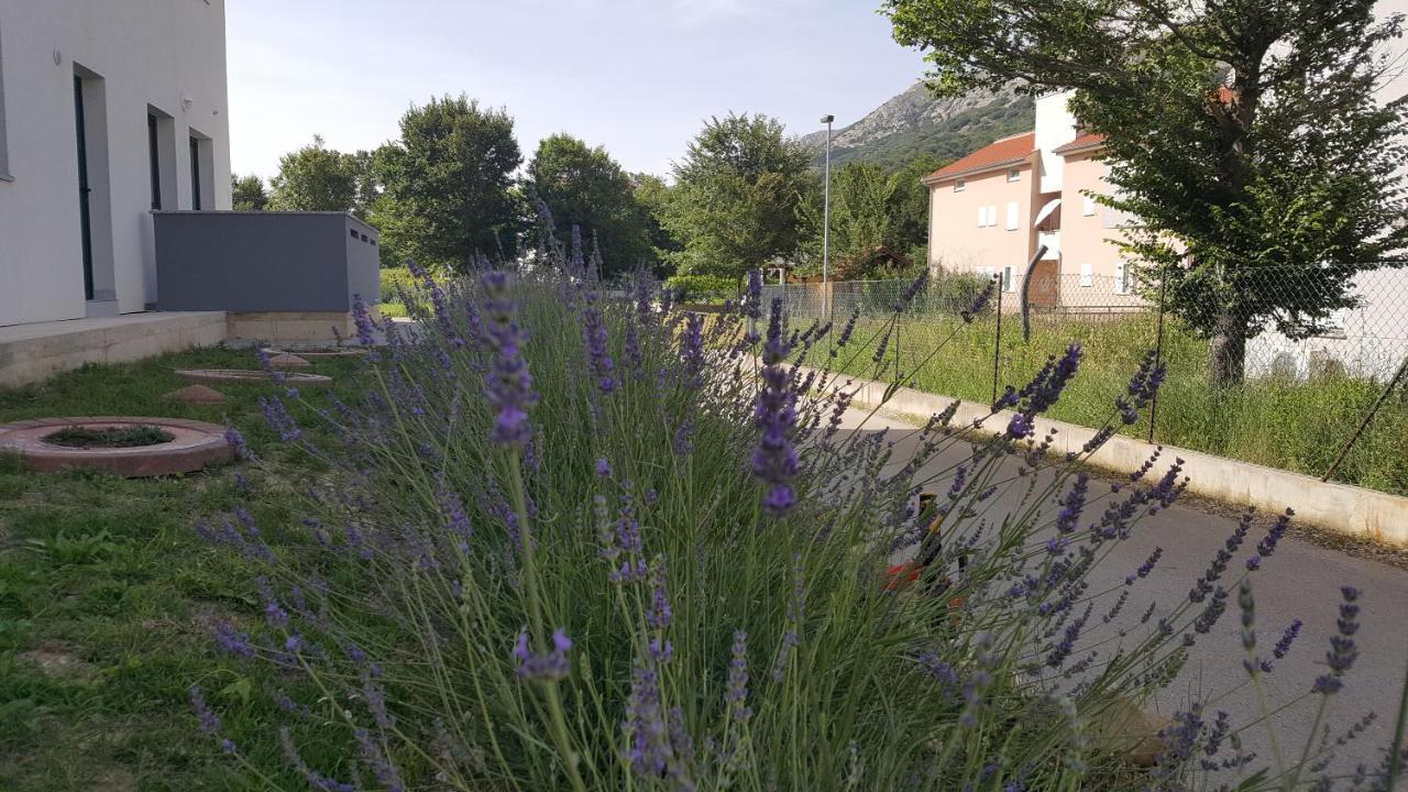 Apartments Artemis Baška Eksteriør bilde