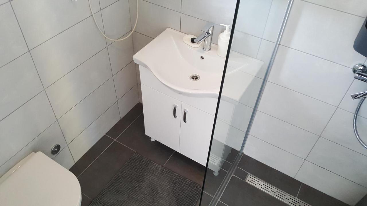 Apartments Artemis Baška Eksteriør bilde