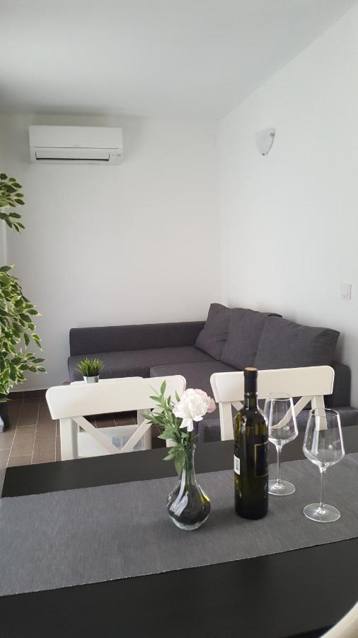 Apartments Artemis Baška Eksteriør bilde